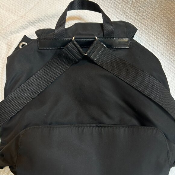 2000's PRADA VELA NYLON BACK PACK PRISTINE CONDITION + AUTHENTICITY CARD - Picture 5 of 5
